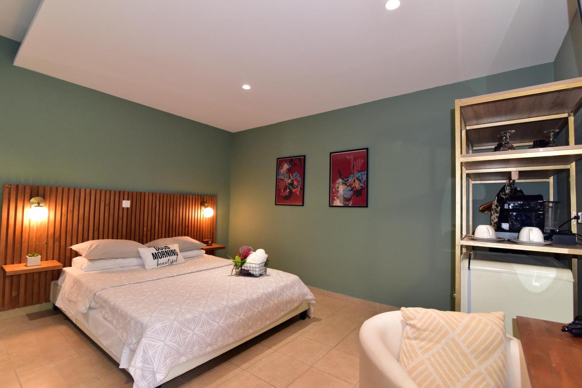 Lord Ape Suites Club Mpenitses Eksteriør billede