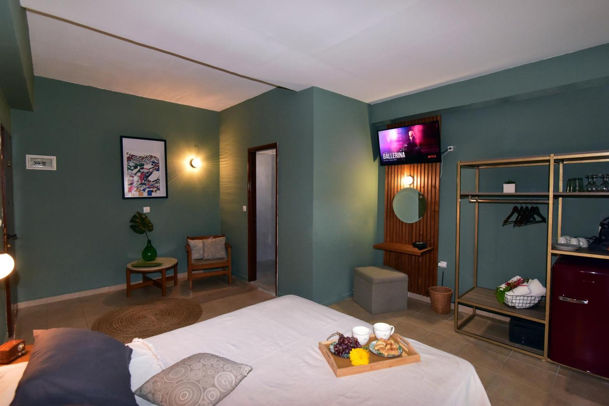 Lord Ape Suites Club Mpenitses Eksteriør billede