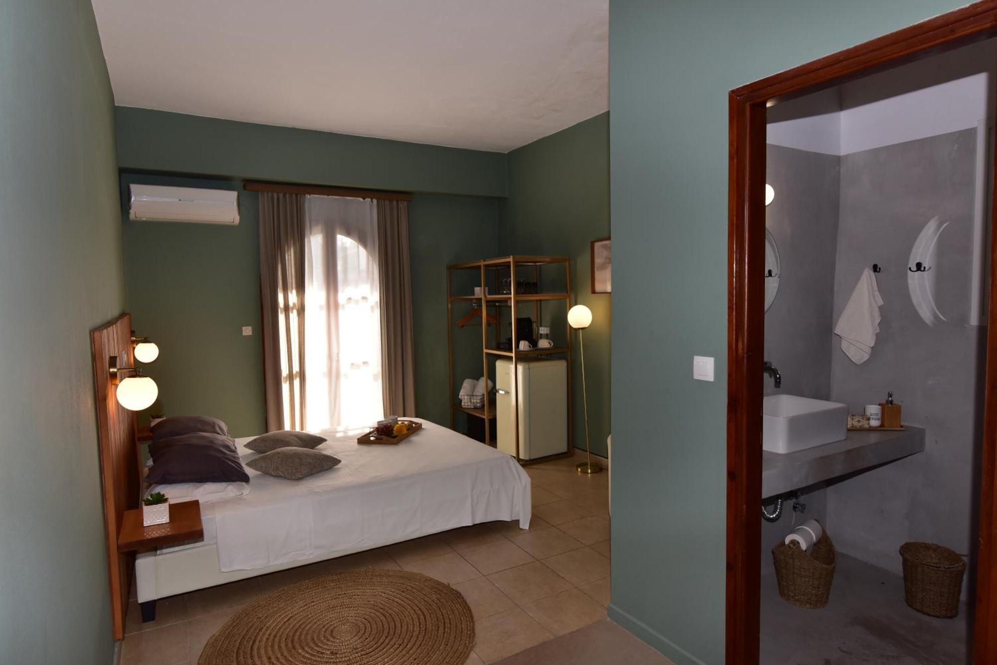 Lord Ape Suites Club Mpenitses Eksteriør billede
